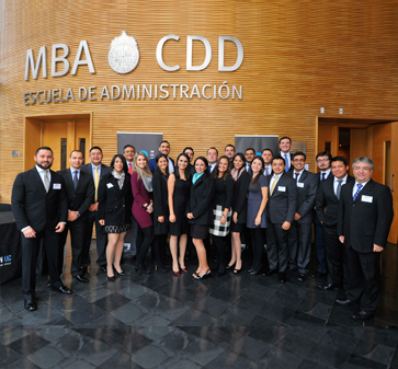 Alumnos del Executive MBA UC Centroamérica participan en Seminario Internacional