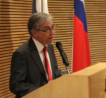 Ignacio Rodríguez, director del Diplomado en Finanzas: "El principal desafío es conseguir educación financiera para la gente común y corriente en Chile”.