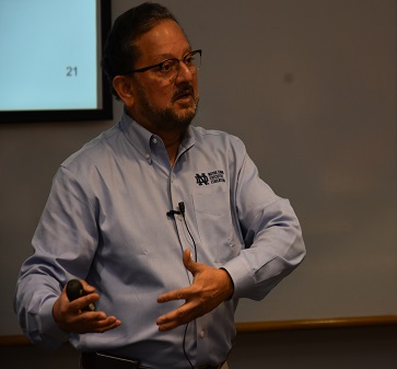 El profesor Rajan Kamath dio el puntapié inicial a las clases de la Temporada Académica de Verano 2019 en el MBA UC