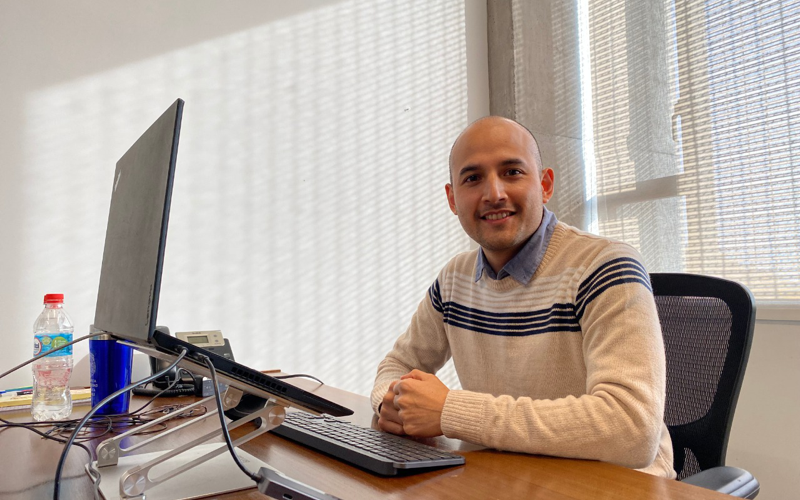 Nuevo académico Carlos Burga Idrogo se integra a la Escuela de Administración al área de finanzas